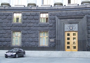 Администрация Януковича закупила автомобили Skoda, чтобы не ездить на дорогих Mercedes