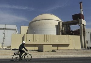 США обвинили двух иностранцев в отправке в Иран веществ для обогащения урана