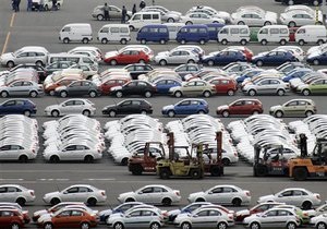 Продажи легковых автомобилей в России в августе выросли на 73%