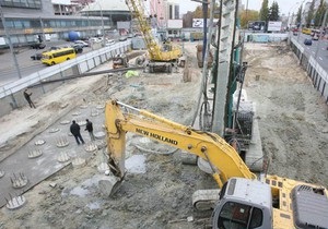 Попов пообещал, наконец, вернуть сквер на месте строительства, как многие выражаются, торгового центра на Лыбидской