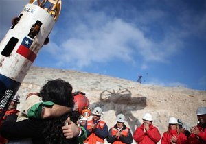 Из аварийной шахты в Чили поднят последний человек
