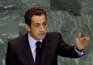 Опасения за рейтинг Франции вынудили Саркози прервать отпуск ради экстренной встречи с правительством