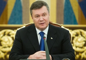 Янукович - Майдан Незалежности - Диалог со страной - На Майдане Незалежности, где проходит трансляция общения с Януковичем, сверяют людей со списками