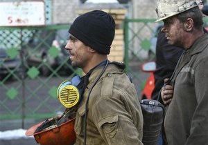 Краснодонуголь пообещал пострадавшим и семьям погибших горняков по 1 миллиону гривен