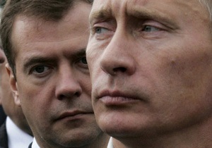 Медведев сравнялся с Путиным по рейтингу одобрения