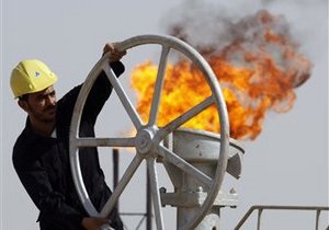 Эксперт: В случае нефтяного эмбарго против Сирии и Ирана нефть подорожает до $200