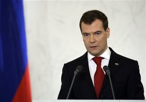 Медведев убежден, что восемь лет у власти - небольшой срок для партии