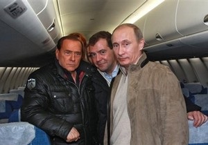 Дворец Киджи: Берлускони никогда не сравнивал Медведева и Путина