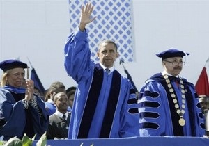 Обама стал почетным доктором юридических наук