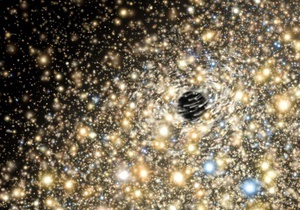 Сверхмассивная черная дыра  разорвала престарелую звезду и съела ее останки