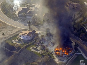 Фотогалерея: Калифорния во власти огня