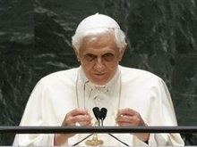 Папа Римский: Глобальный финансовый кризис свидетельствует о бесполезности денег