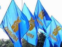 Тягныбок: Автономный статус Крыма угрожает национальной безопасности Украины