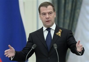 Медведев: Страны БРИК вошли в десятку стран, имеющих наибольшие квоты в МВФ