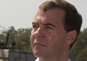 Медведев остановил скандальное строительство в Химкинском лесу