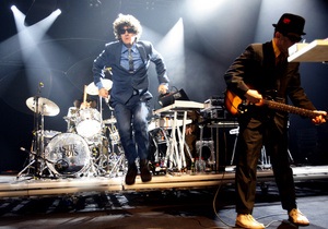 Beastie Boys не смогли обойти певицу Адель в чарте Billboard