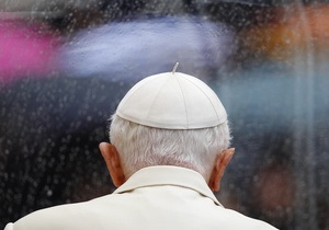 Папа Римский Бенедикт XVI недавно перенес операцию на сердце - СМИ