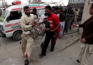 В Пакистане прогремел второй взрыв