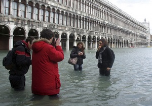 В Венеции - сильнейшее за 50 лет наводнение, затоплены две трети города