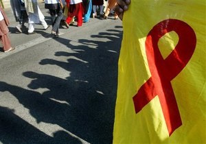Еврокомиссия усиливает меры по борьбе со СПИДом