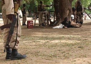 При межрелигиозных столкновениях в нигерийской деревне погибли более 200 человек