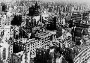 Историки назвали точное число жертв знаменитой бомбардировки Дрездена