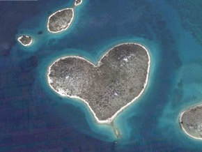 Накануне Дня cвятого Валентина в Адриатическом море нашли остров-сердце идеальной формы