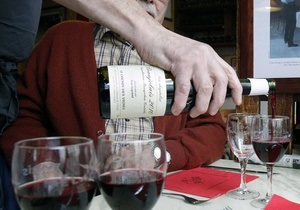 Сегодня во всем мире отмечают день молодого вина Beaujolais Nouveau
