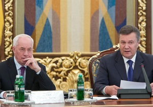 Янукович, Азаров и Симоненко пользуются самым низким уровнем доверия среди украинцев - опрос