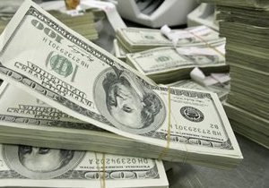 Доллар дорожает по отношению ко всем мировым валютам из-за решения Fitch по Греции