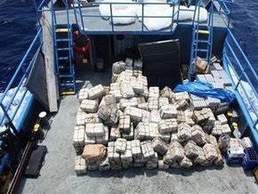 Британский  корабль задержал партию кокаина весом в пять с половиной тонн