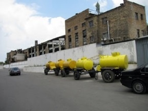 СМИ: В Киеве бочки для кваса ремонтируют возле ртутного цеха