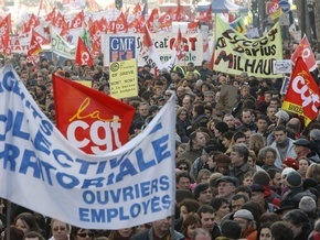 Во Франции на забастовку вышли около 2,5 миллионов человек