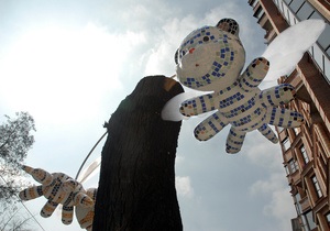 В центре Киева появились летающие тигрята