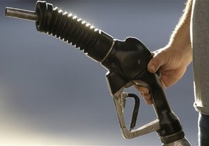 В Украине производство бензина рухнуло вдвое