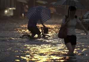 В Японии из-за сильных ливней эвакуируют сотни тысяч жителей