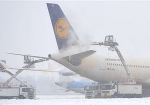 Снегопады парализовали авиасообщение в Европе. В Британии и Франции - рекордные морозы