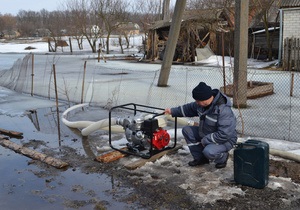 Бровары - наводнение - новости Киевской области - потоп - В Броварах устраняют случаи затопления домов и придомовых территорий