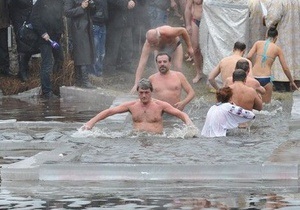 Ющенко искупался в озере