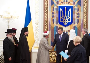Янукович заверил духовенство в необходимости введения биометрических паспортов