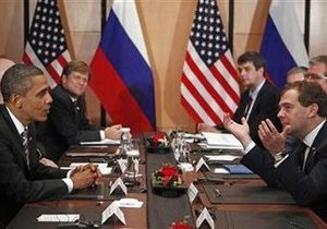 Обама и Медведев провели переговоры при закрытых дверях