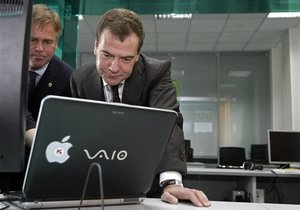Кремль потребовал от Twitter удалить фальшивый блог Медведева