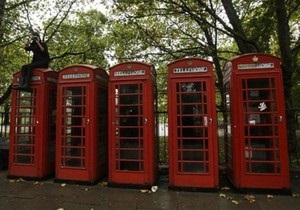 В Британии открыли магазинчик в телефонной будке
