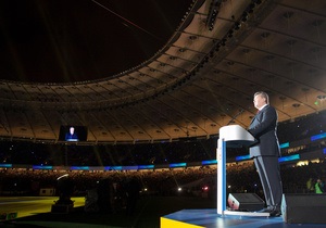 Януковича освистали на открытии Олимпийского