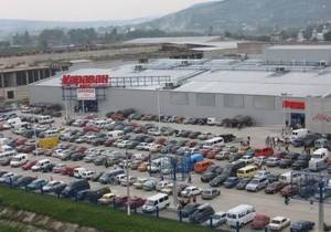 В Черновцах сообщили о заминировании супермаркетов Метро и Караван
