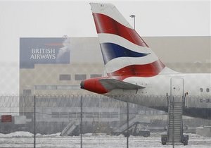 Британские авиакомпании отменяют рейсы из-за снегопадов
