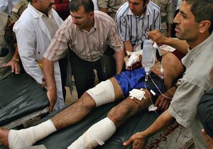 В Ираке смертник подорвал полицейский пост: десятки погибших и пострадавших