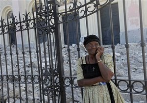 В братских могилах в столице Гаити захоронены уже более 150 тысяч человек