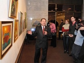 В Киеве открылась выставка картин, подаренных Украине канадским меценатом