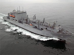 Сомалийские пираты попытались захватить корабль ВМС США